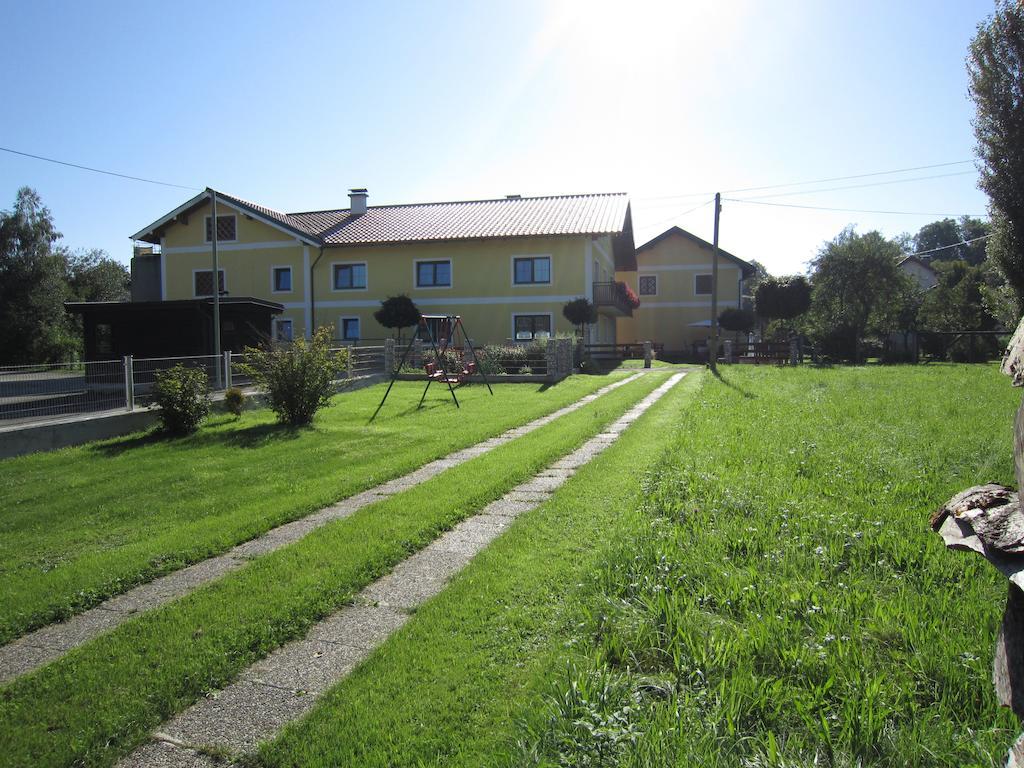 Fruehstueckspension Kibler St. Georgen im Attergau Zewnętrze zdjęcie